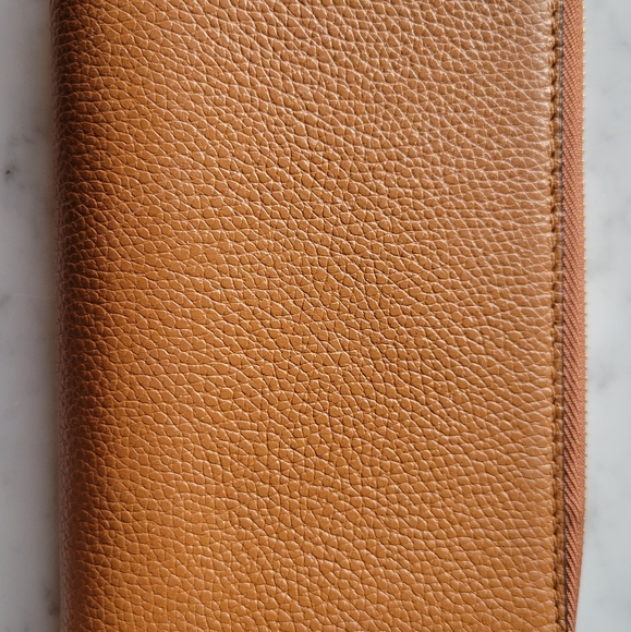 Michael Kors Leather Continenal Wristlet - Picture 2 of 4